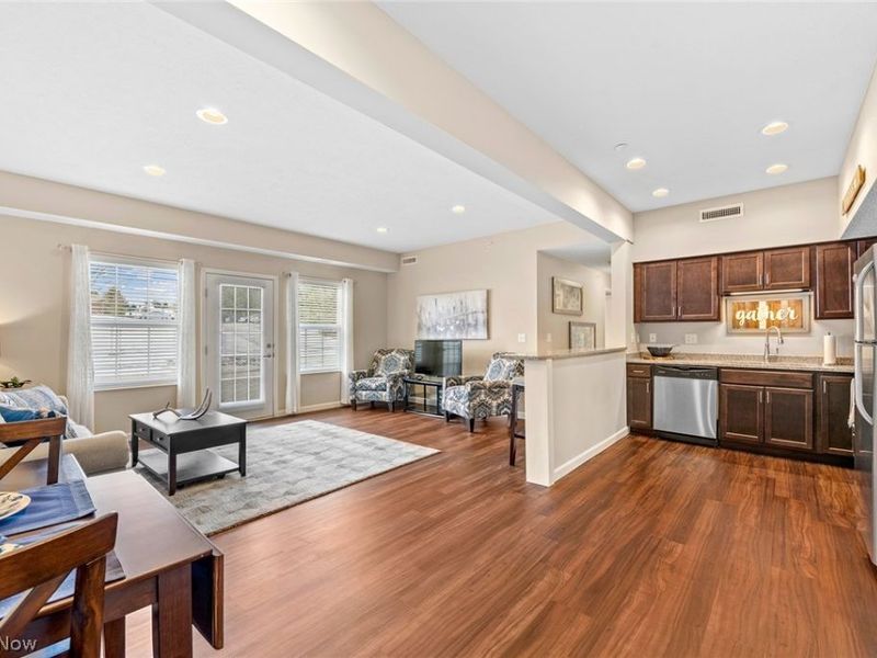 558 Colony Park, Unit 206, Tallmadge, OH 44278 Photo 7