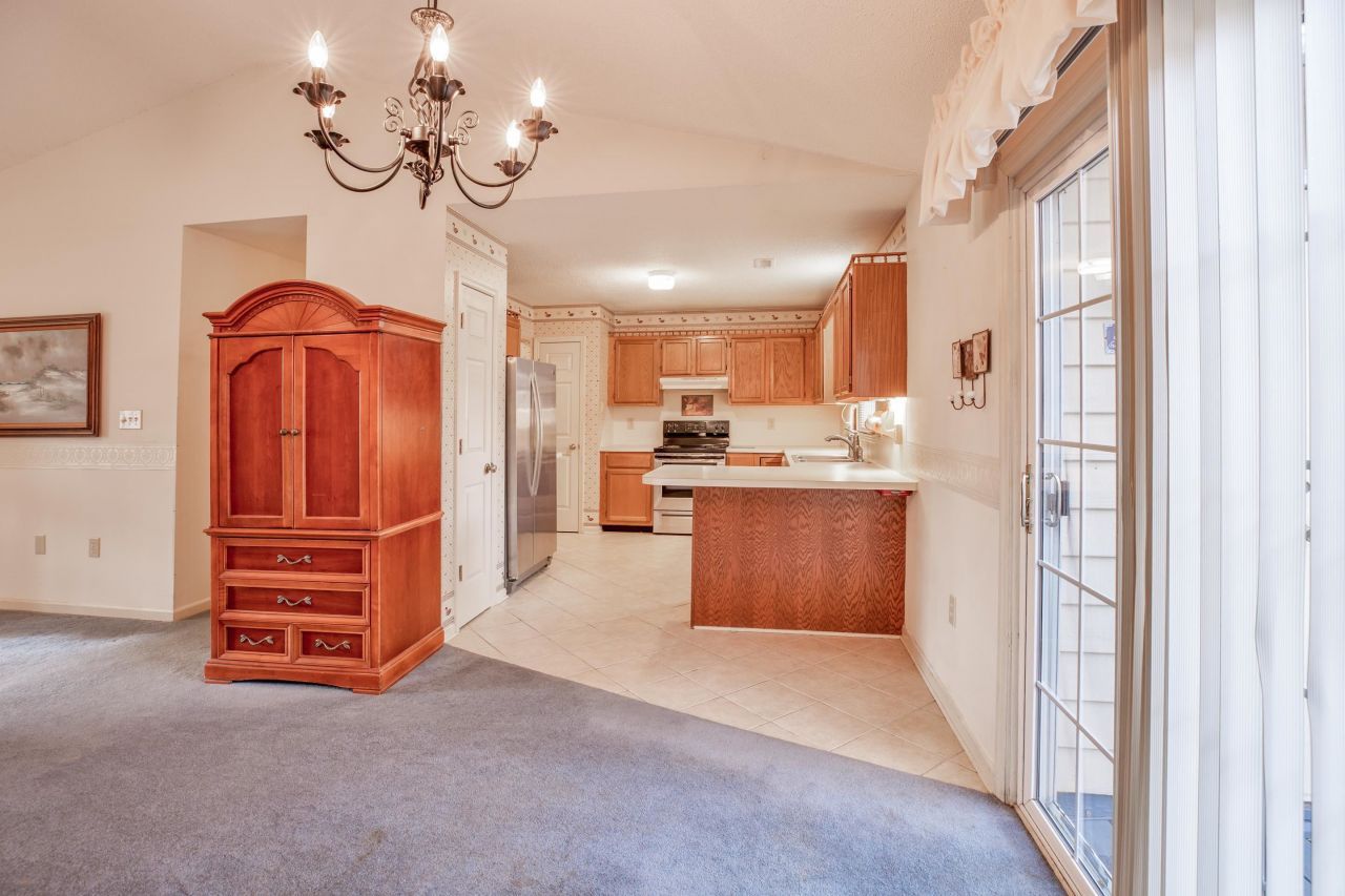 810 Planters Trace Loop Photo 11