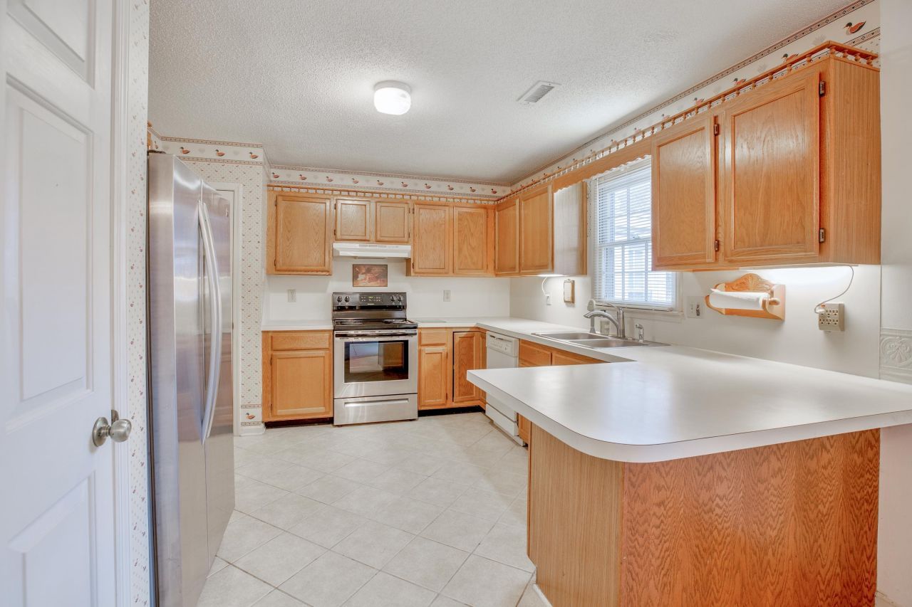 810 Planters Trace Loop Photo 16