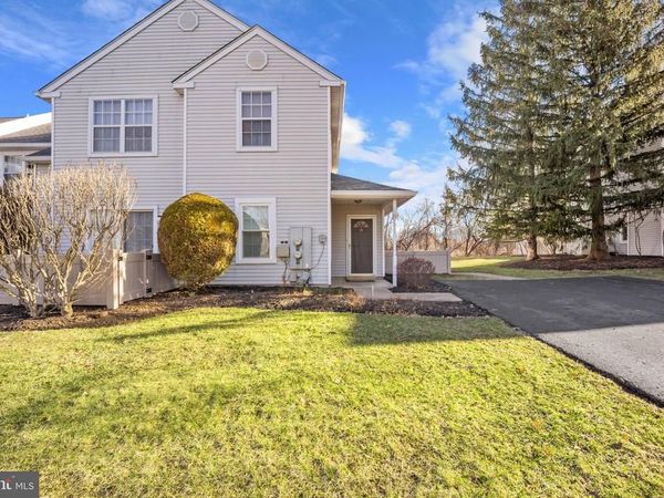 31 EVERETT DRIVE , NEWTOWN, PA 18940