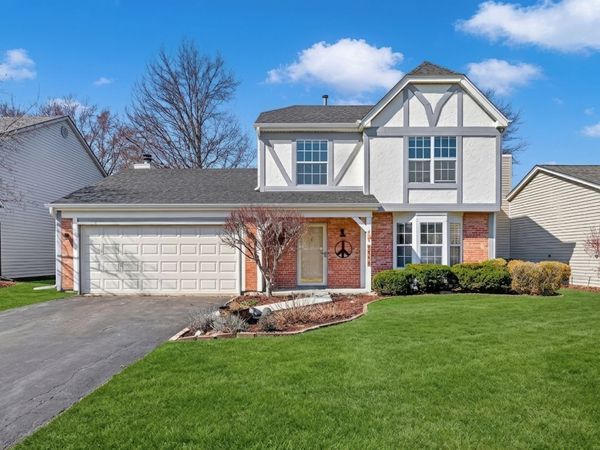 1388 Huntington Drive , Mundelein, IL 60060