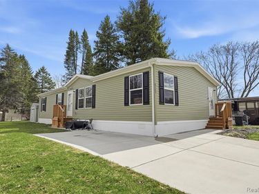 2125 Candy Lane, Brighton, MI 48114