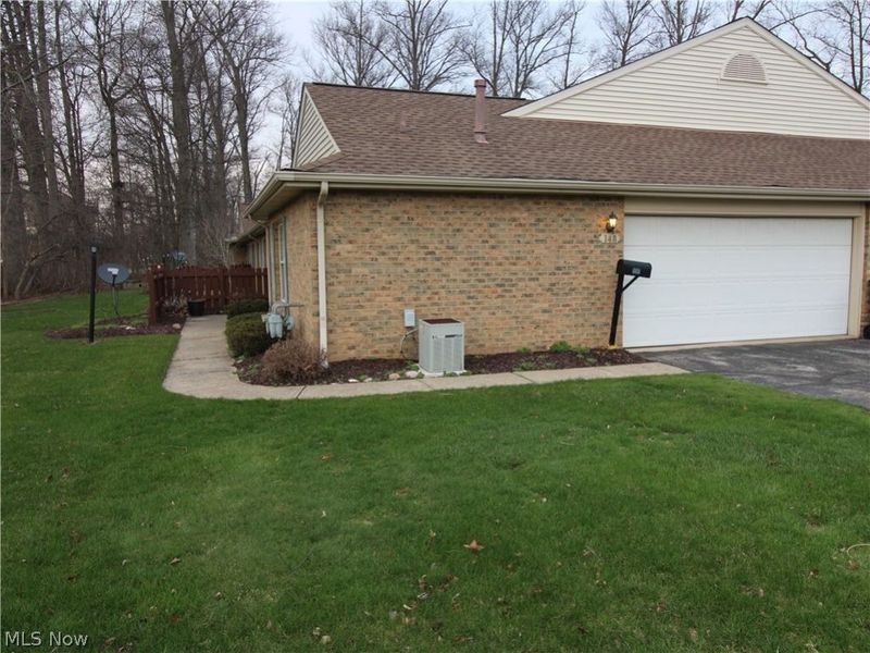 148 Bentley Drive, Elyria, OH 44035 Photo 2