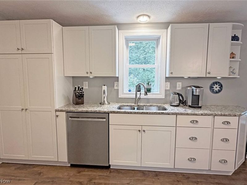 110 Pickerel, Kelleys Island, OH 43438 Photo 12