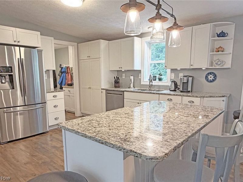 110 Pickerel, Kelleys Island, OH 43438 Photo 8