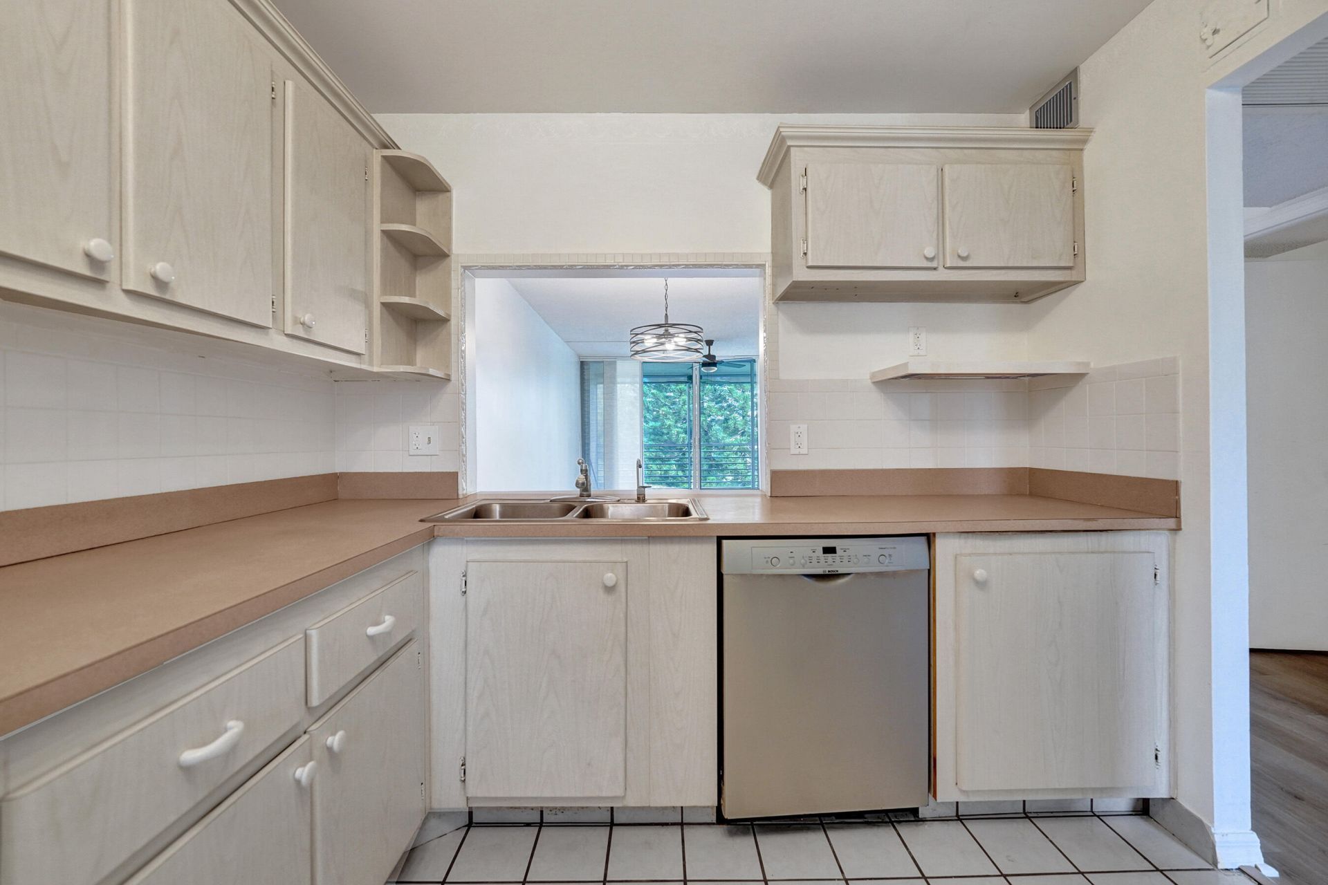 9470 Poinciana Place, Unit 308, Davie, FL 33324 Photo