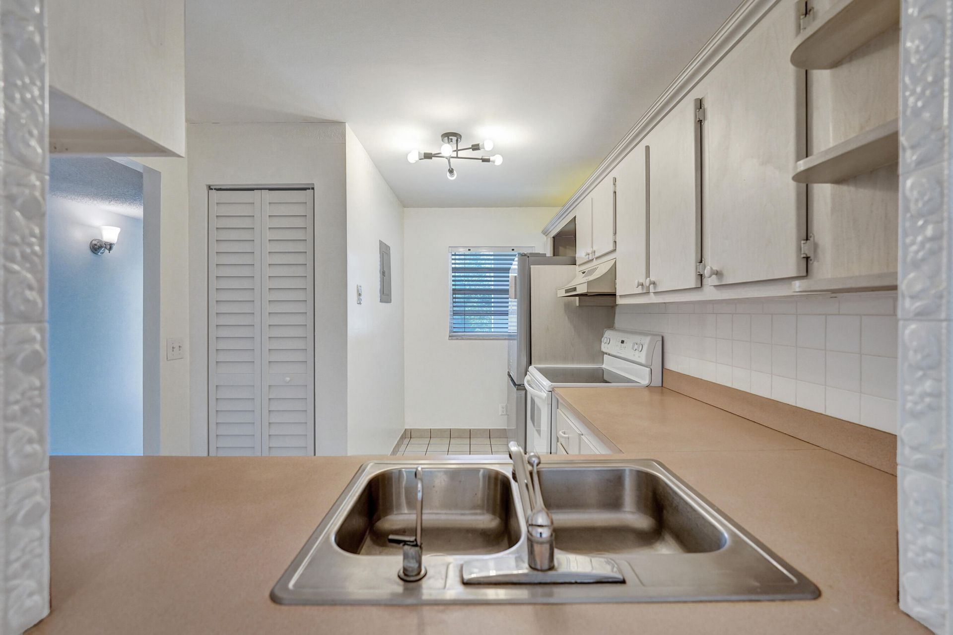 9470 Poinciana Place, Unit 308, Davie, FL 33324 Photo