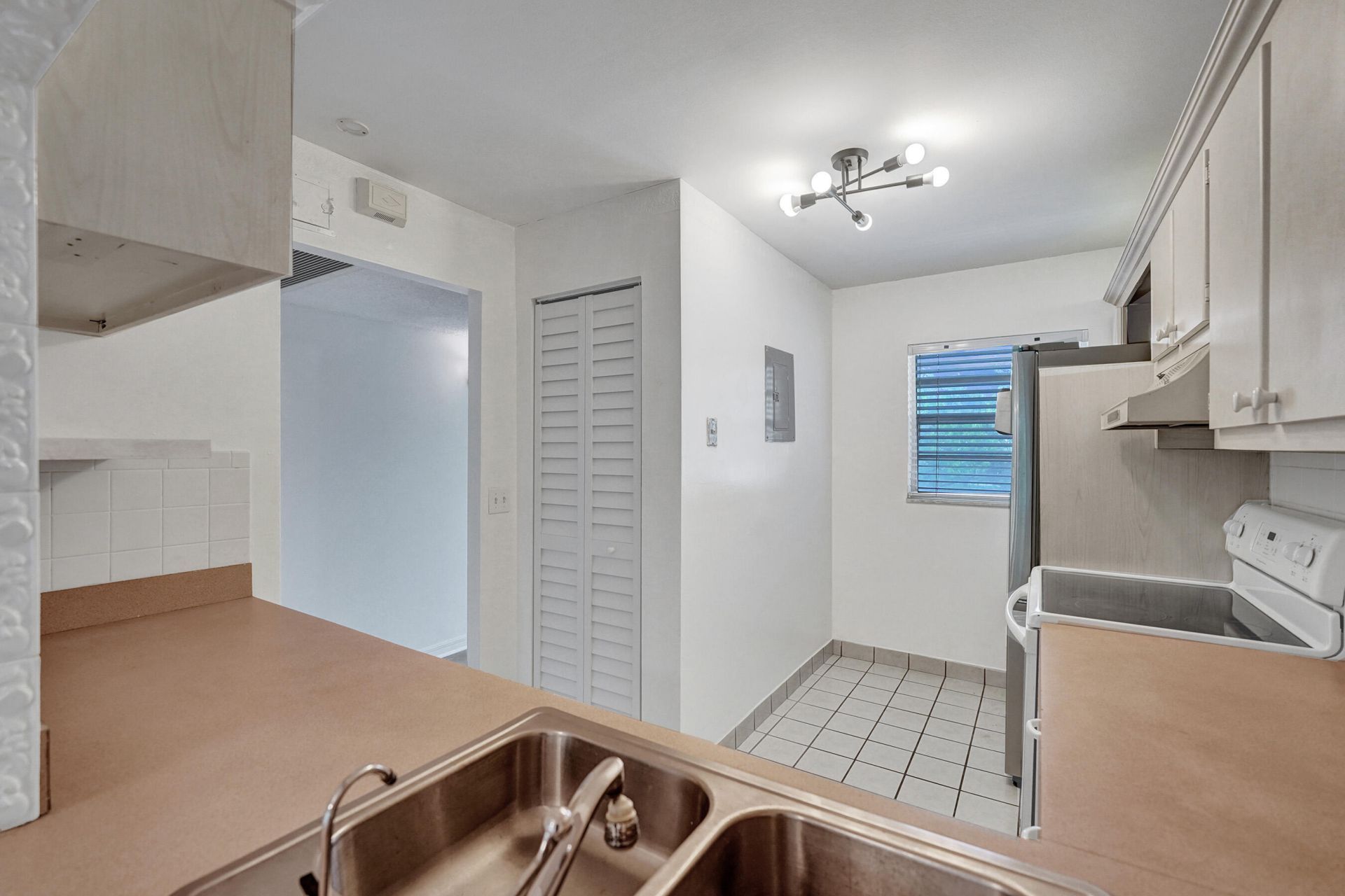 9470 Poinciana Place, Unit 308, Davie, FL 33324 Photo