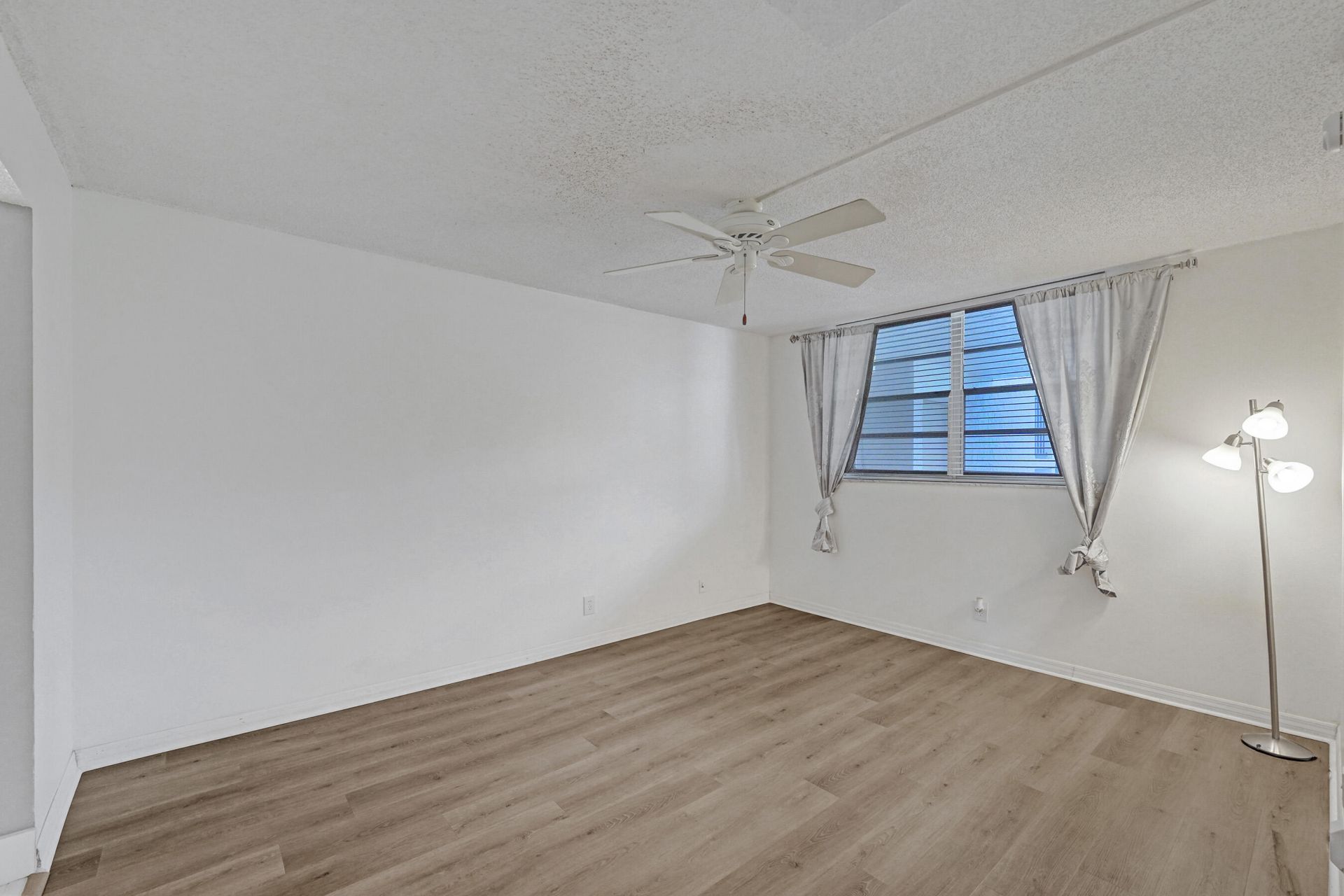 9470 Poinciana Place, Unit 308, Davie, FL 33324 Photo