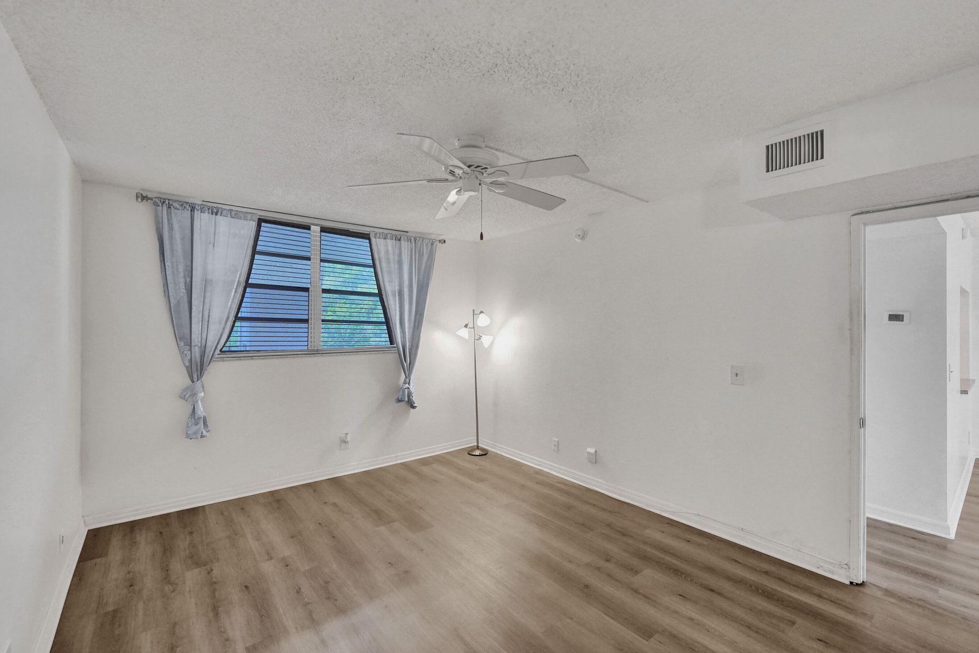 9470 Poinciana Place, Unit 308, Davie, FL 33324 Photo