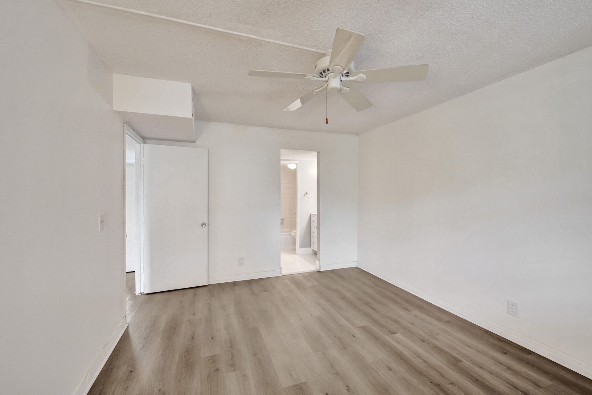 9470 Poinciana Place, Unit 308, Davie, FL 33324 Photo