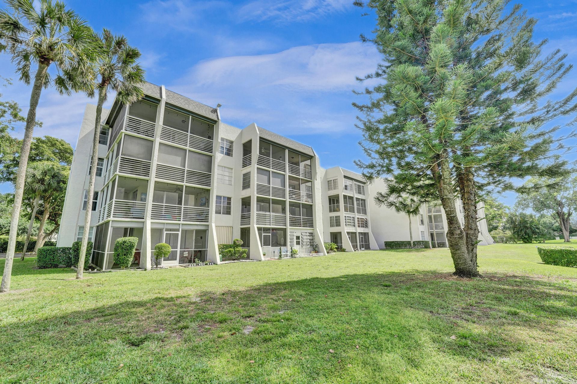 9470 Poinciana Place, Unit 308, Davie, FL 33324 Photo