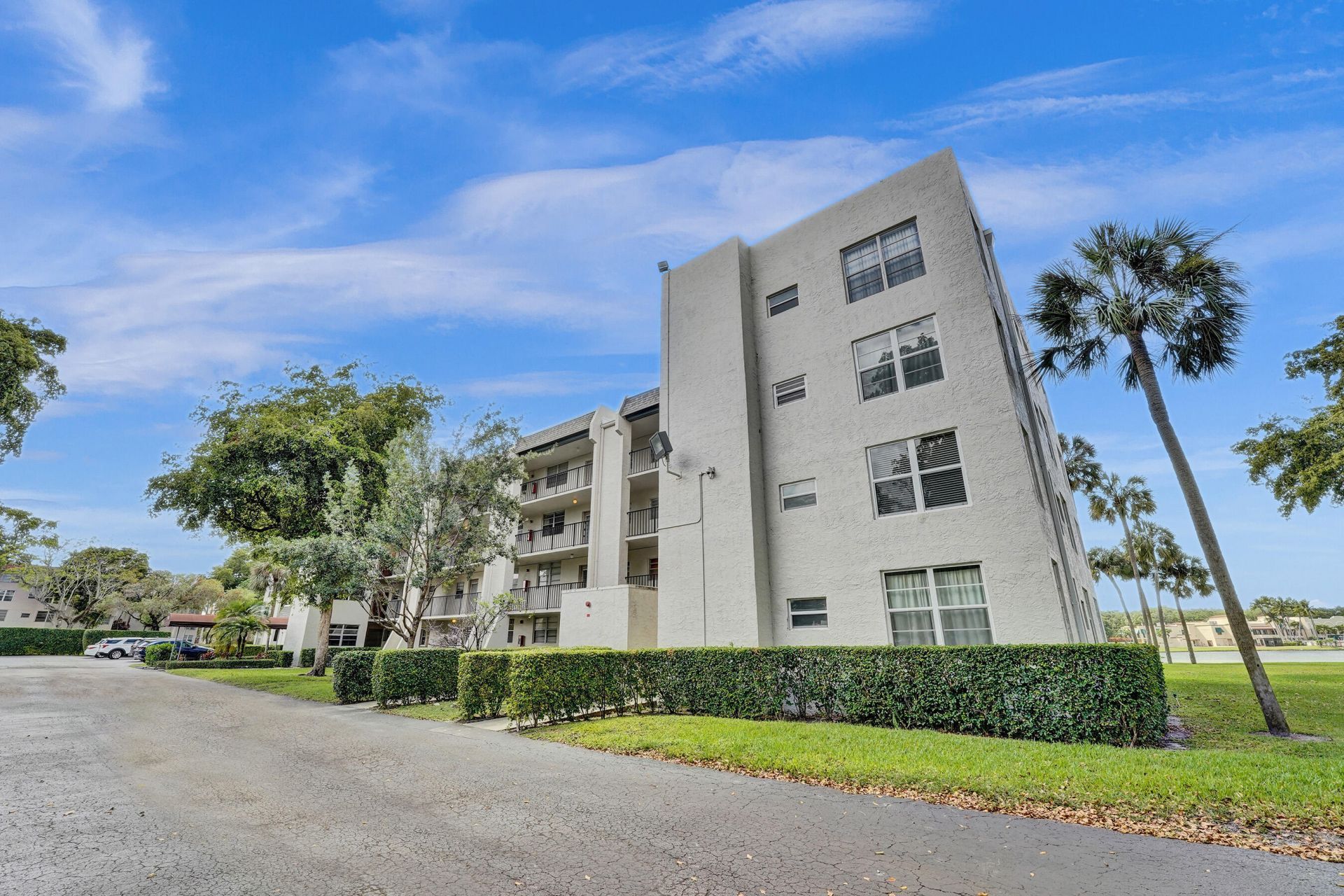 9470 Poinciana Place, Unit 308, Davie, FL 33324 Photo