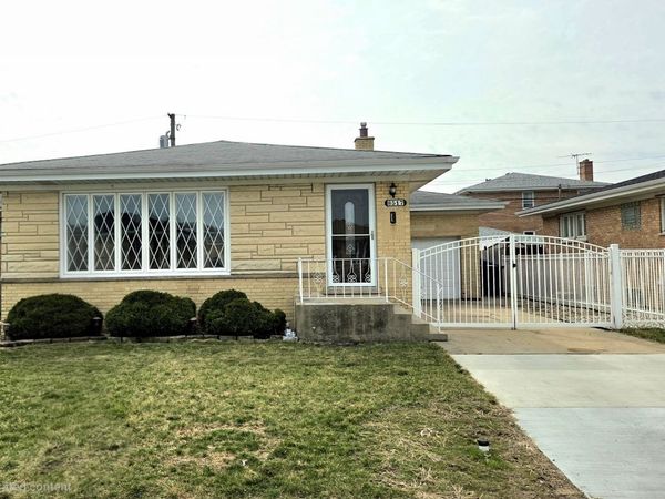 8517 W CARMEN Avenue, Chicago, IL 60656