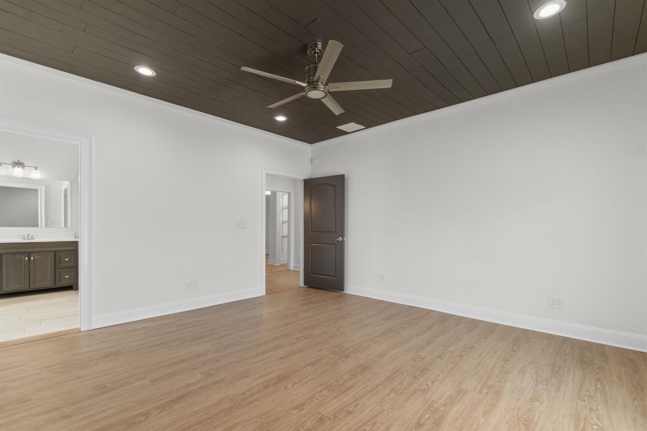 217 Chapel Ridge Circle Photo 33