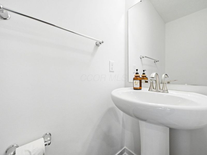 447 Rochdale, Delaware, OH 43015 Photo 22