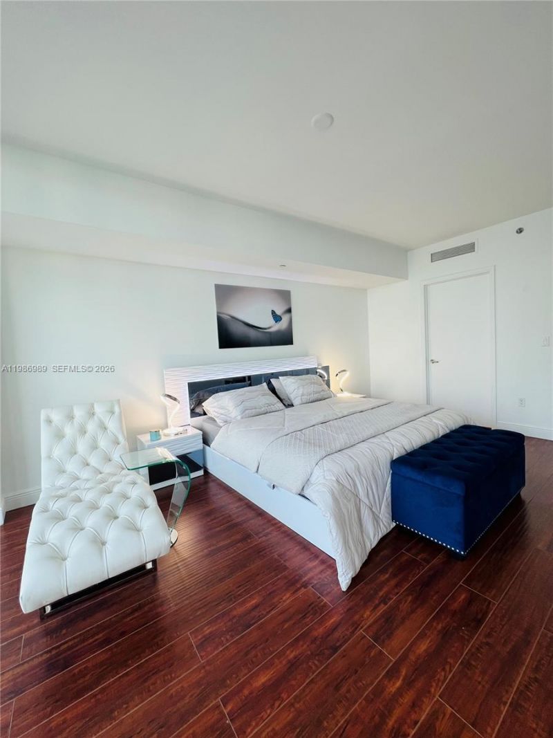 495 Brickell Ave , Unit 2707, Miami, FL 33131 Photo