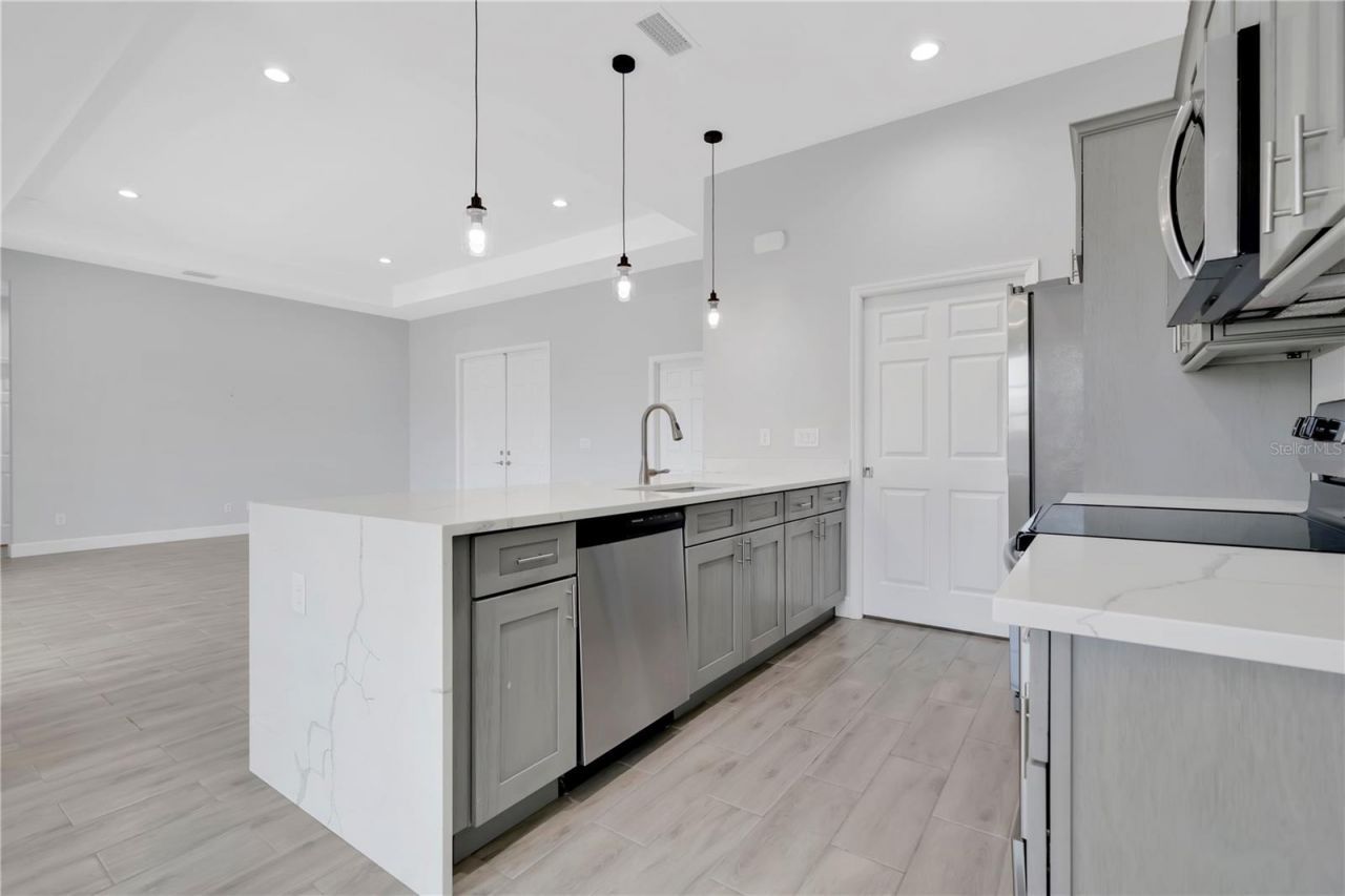 1306 NE 2nd Avenue , Cape Coral, FL 33909 Photo