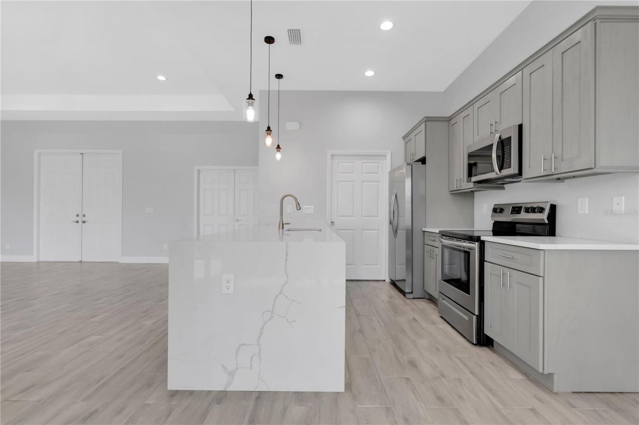 1306 NE 2nd Avenue , Cape Coral, FL 33909 Photo