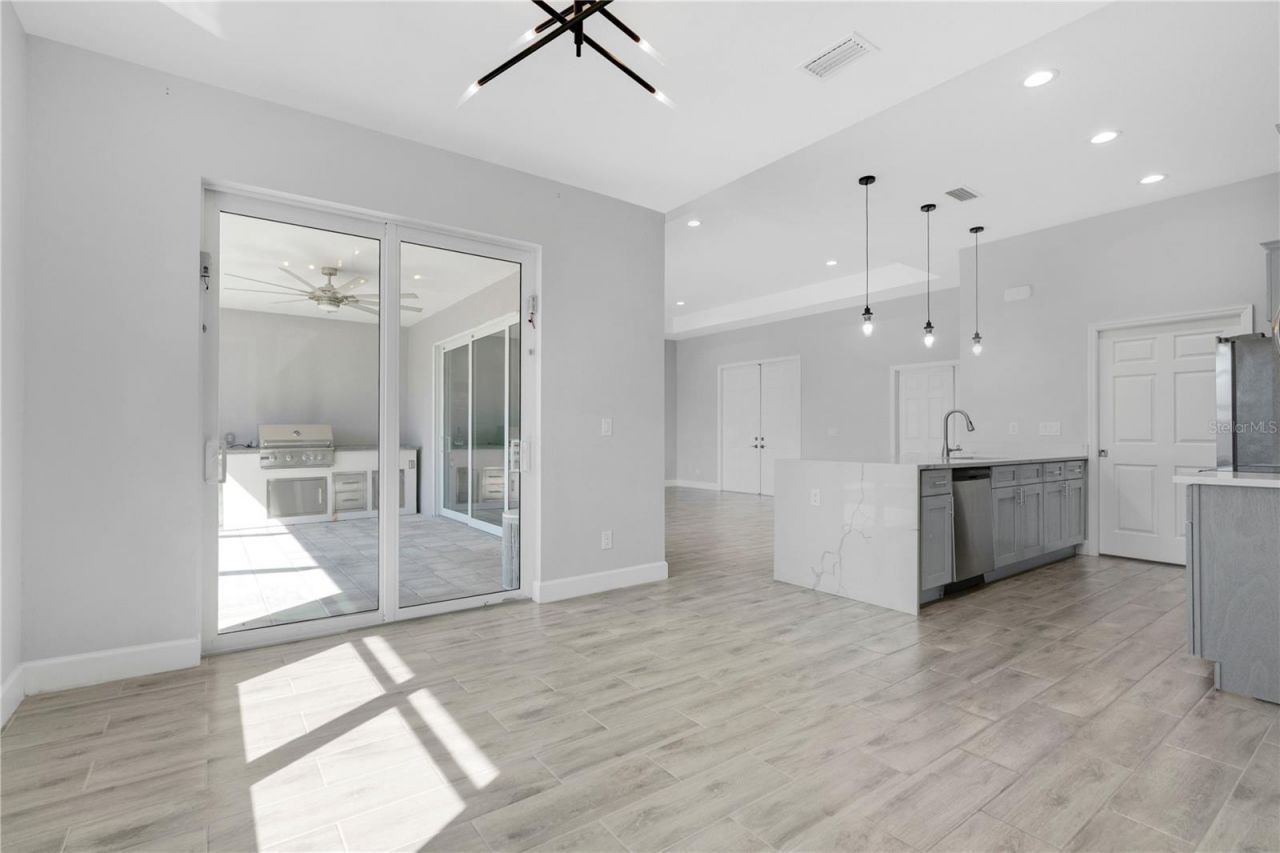 1306 NE 2nd Avenue , Cape Coral, FL 33909 Photo