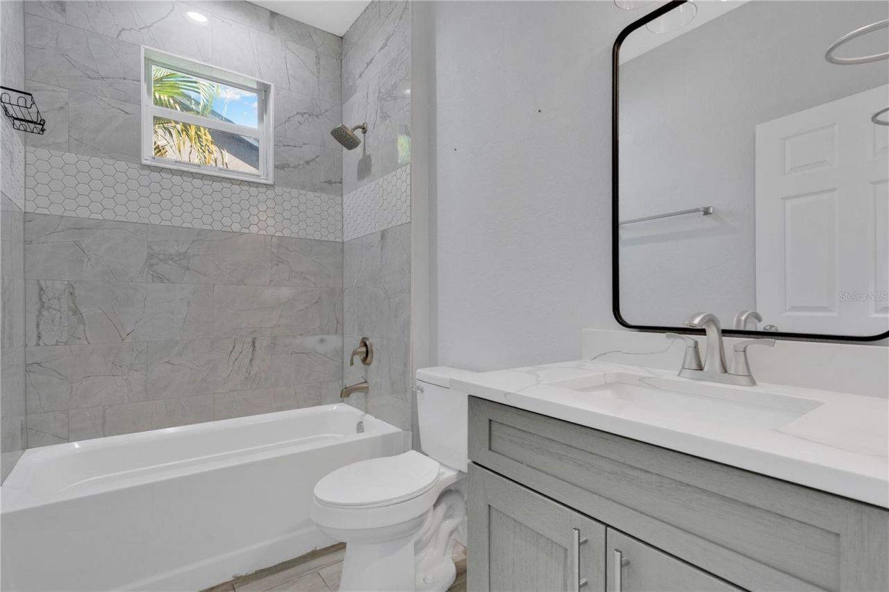 1306 NE 2nd Avenue , Cape Coral, FL 33909 Photo