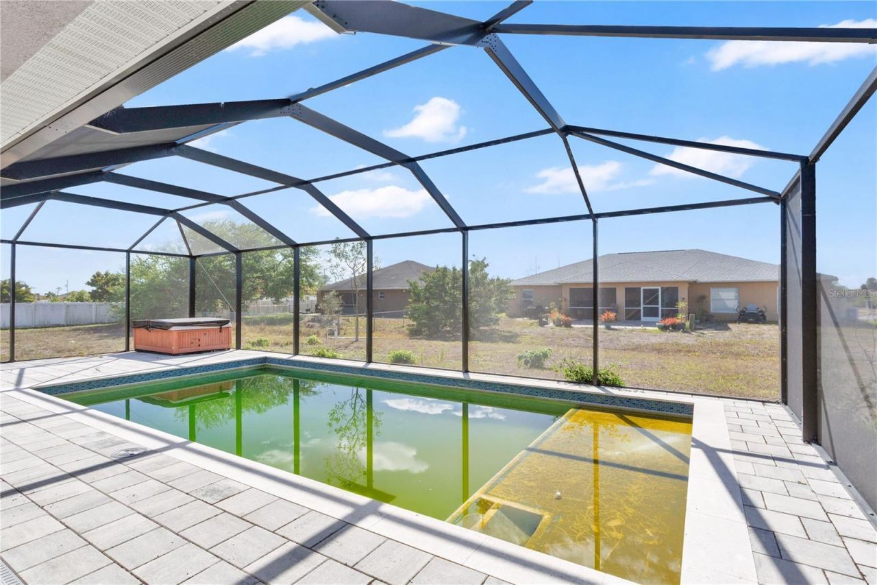 1306 NE 2nd Avenue , Cape Coral, FL 33909 Photo