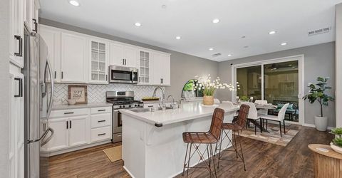 3240 Dullanty Way, Sacramento, CA 95816 Photo