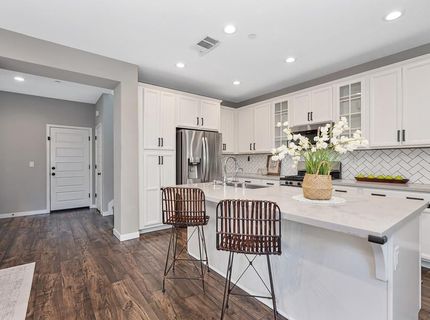 3240 Dullanty Way, Sacramento, CA 95816 Photo