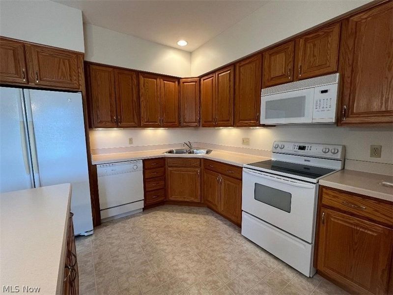 6456 S Rim Circle, Valley City, OH 44280 Photo 4