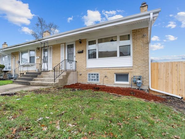 8824 Robin Drive , Unit F, Des Plaines, IL 60016