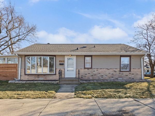9301 S 54th Court , Oak Lawn, IL 60453