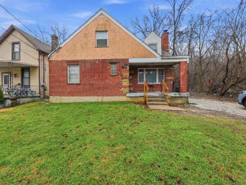 4669 Kirby Avenue, Cincinnati, OH 45223 Photo 2