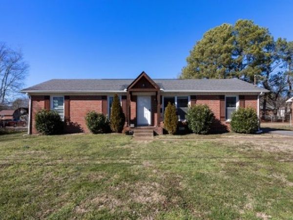 247 New Sawyer Brown Rd , Nashville, TN 37221