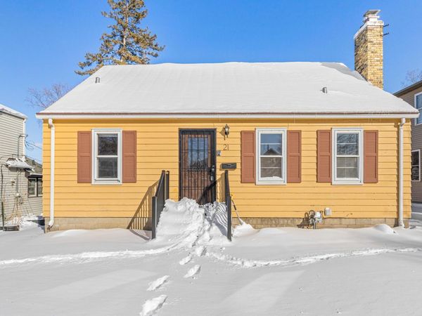 21 7th Avenue N, Hopkins, MN 55343