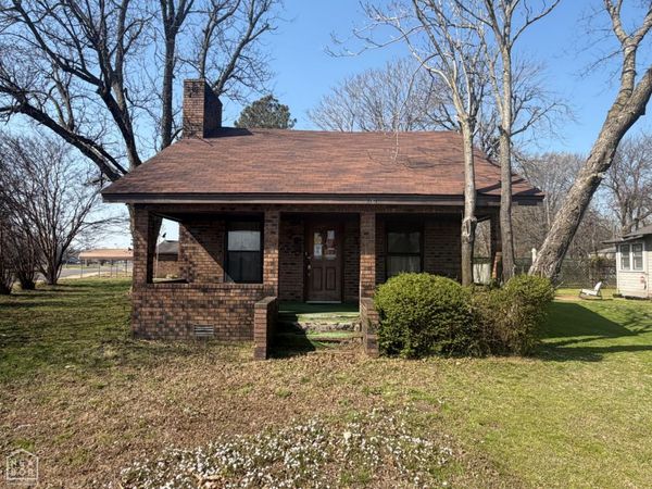 101 W montgomery, Walnut Ridge, AR 72476