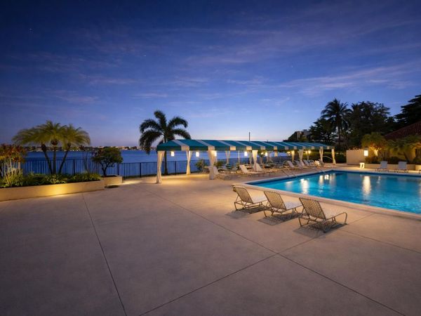 110 Lake Emerald Drive, Unit 103, Oakland Park, FL 33309