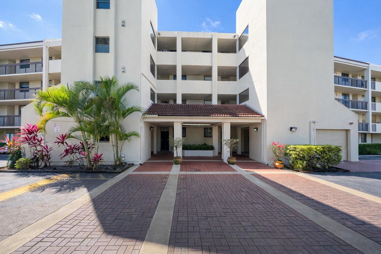 110 Lake Emerald Drive, Unit 103, Oakland Park, FL 33309 Photo