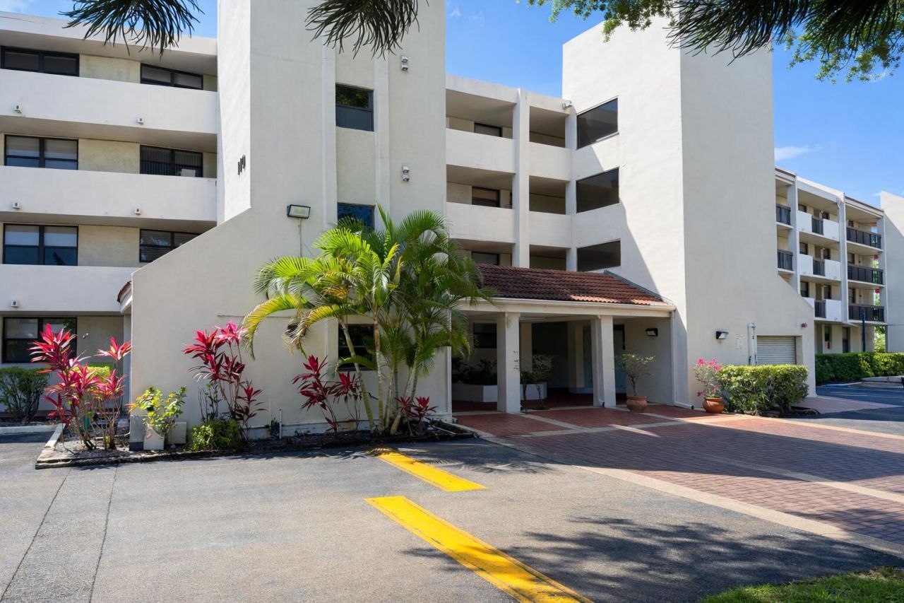 110 Lake Emerald Drive, Unit 103, Oakland Park, FL 33309 Photo