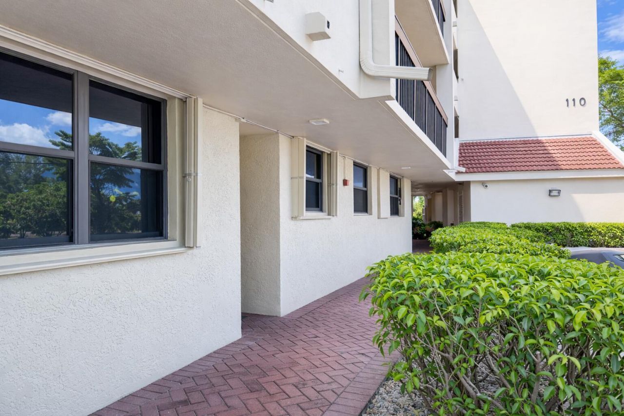 110 Lake Emerald Drive, Unit 103, Oakland Park, FL 33309 Photo