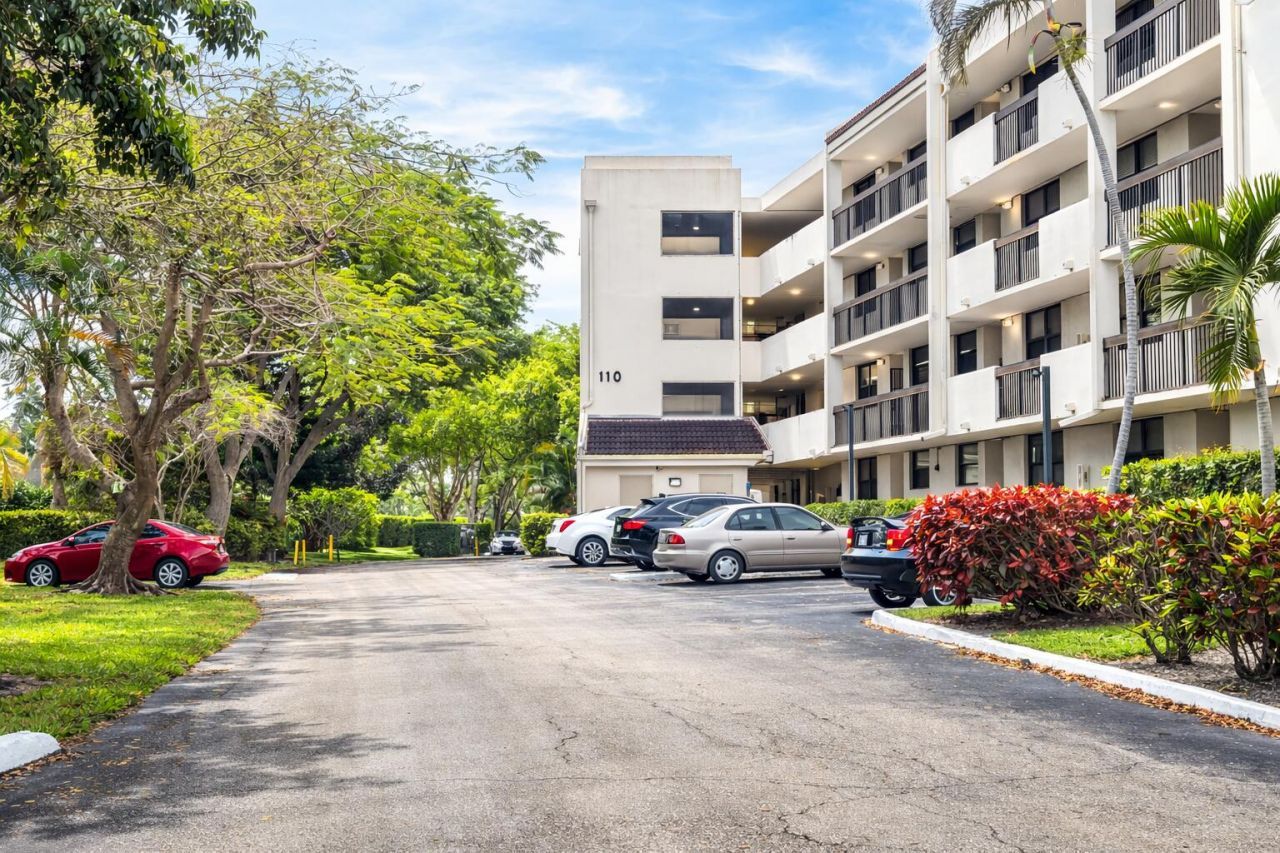 110 Lake Emerald Drive, Unit 103, Oakland Park, FL 33309 Photo