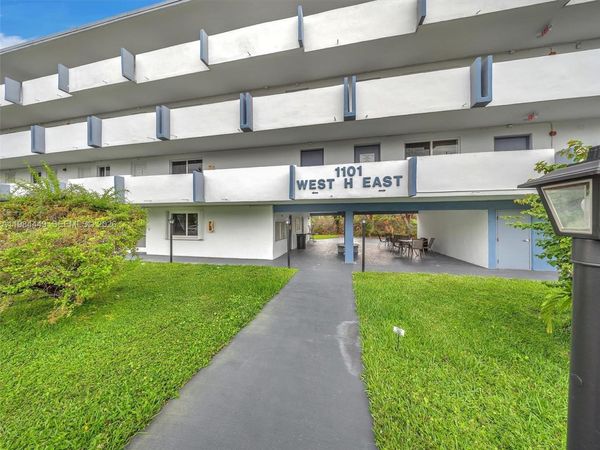 1101 NE 191st St , Unit 307, Miami, FL 33179