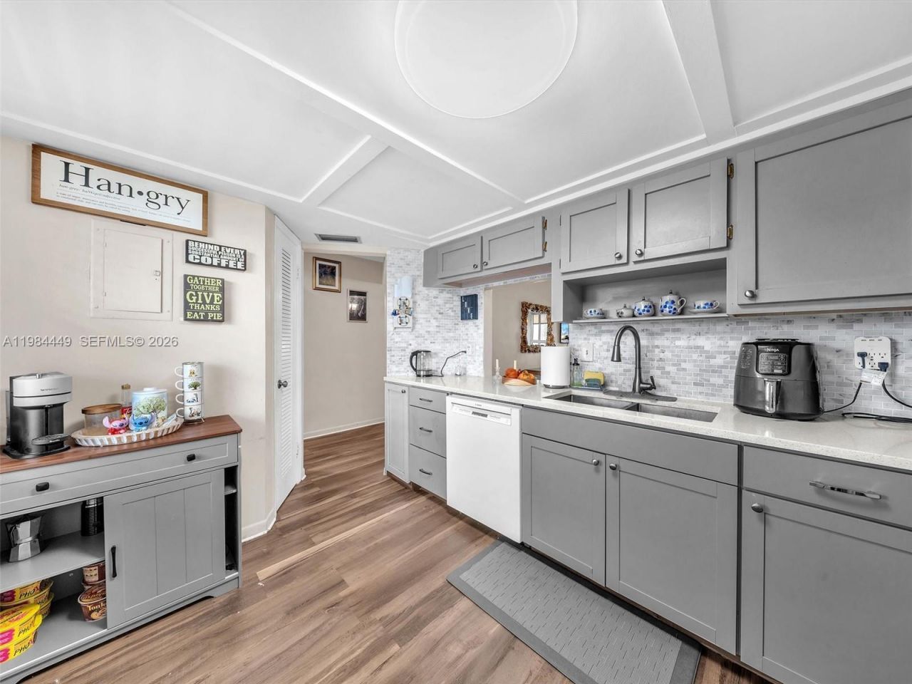 1101 NE 191st St , Unit 307, Miami, FL 33179 Photo