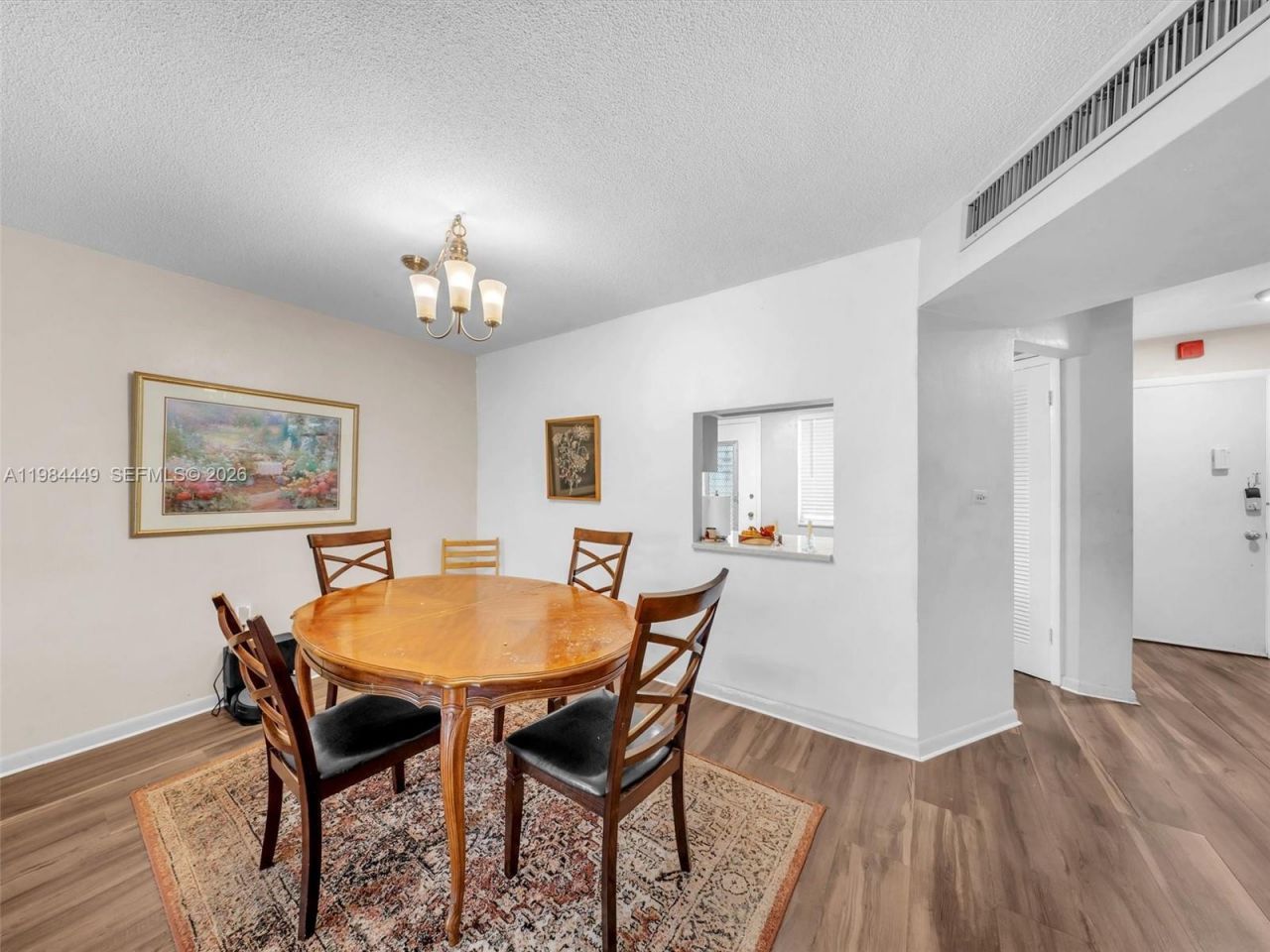 1101 NE 191st St , Unit 307, Miami, FL 33179 Photo