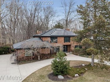 38890 Santa Barbara Street, Clinton Twp, MI 48036