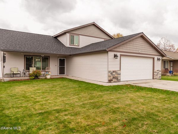 1324 E Yellowstone AVE , Post Falls, ID 83854