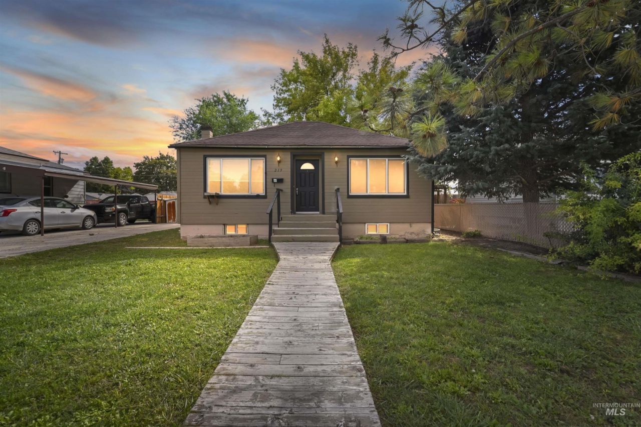 219 Meffan Ave, Nampa, ID 83651 Main Photo