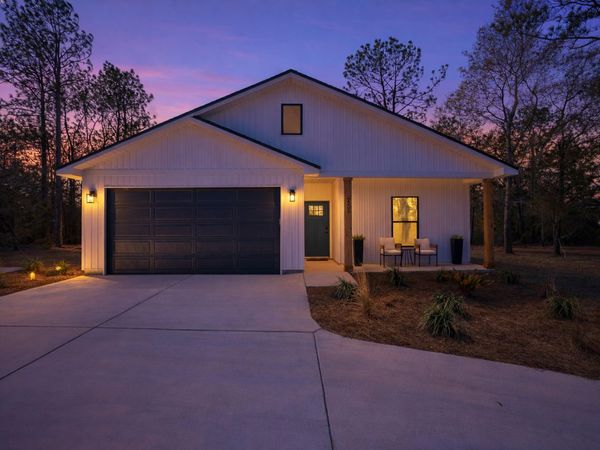 2013 Baldwin Street, Chipley, FL 32428