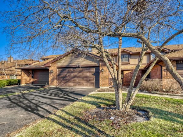 132 White Birch Lane, Westmont, IL 60559