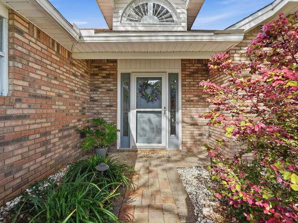 946 Shalimar Pointe Drive, Shalimar, FL 32579