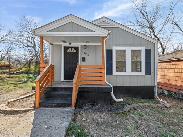 6926 College Avenue, Kansas City, MO 64132